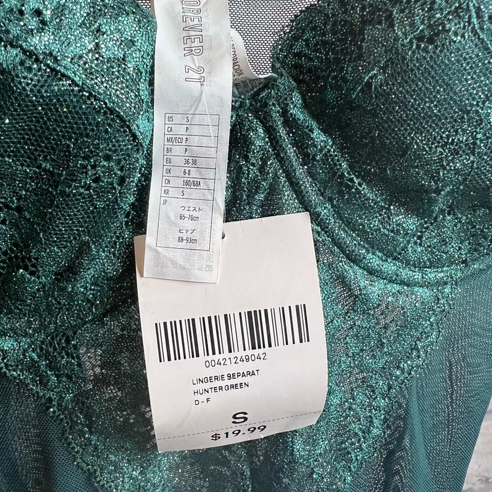Lingerie - Picture 3 of 3